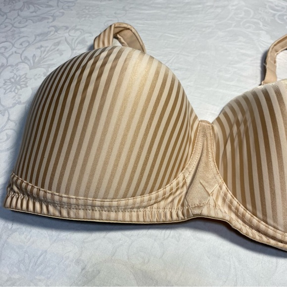 Playtex Secrets Perfectly Smooth Wireless Full Coverage Bra Pinstripe Shiny 38DD - Picture 10 of 12